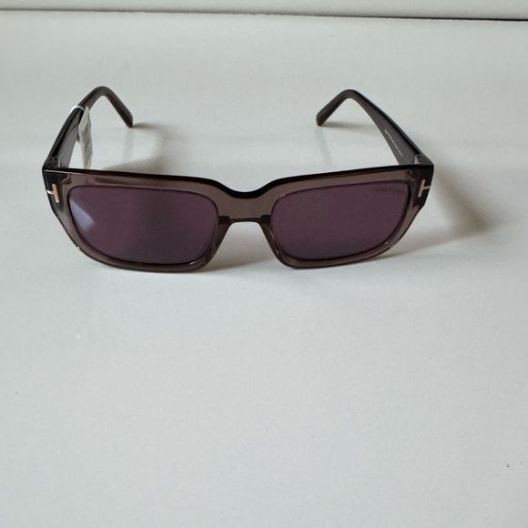 Tom Ford FT1075 Ezra Sunglasses Unisex Shiny Light Brown Bordeaux 54mm-19-140 •3 main image 8